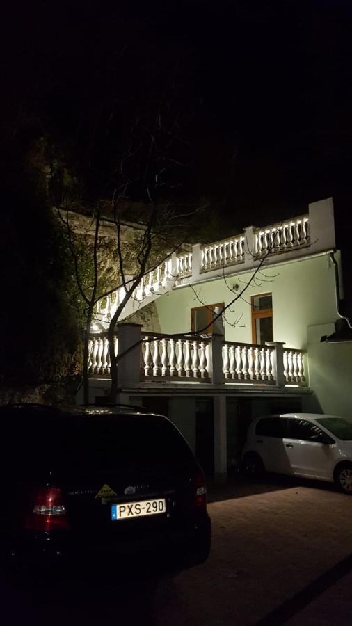 Sziklavendeghaz Aparthotel Veszprem Luaran gambar