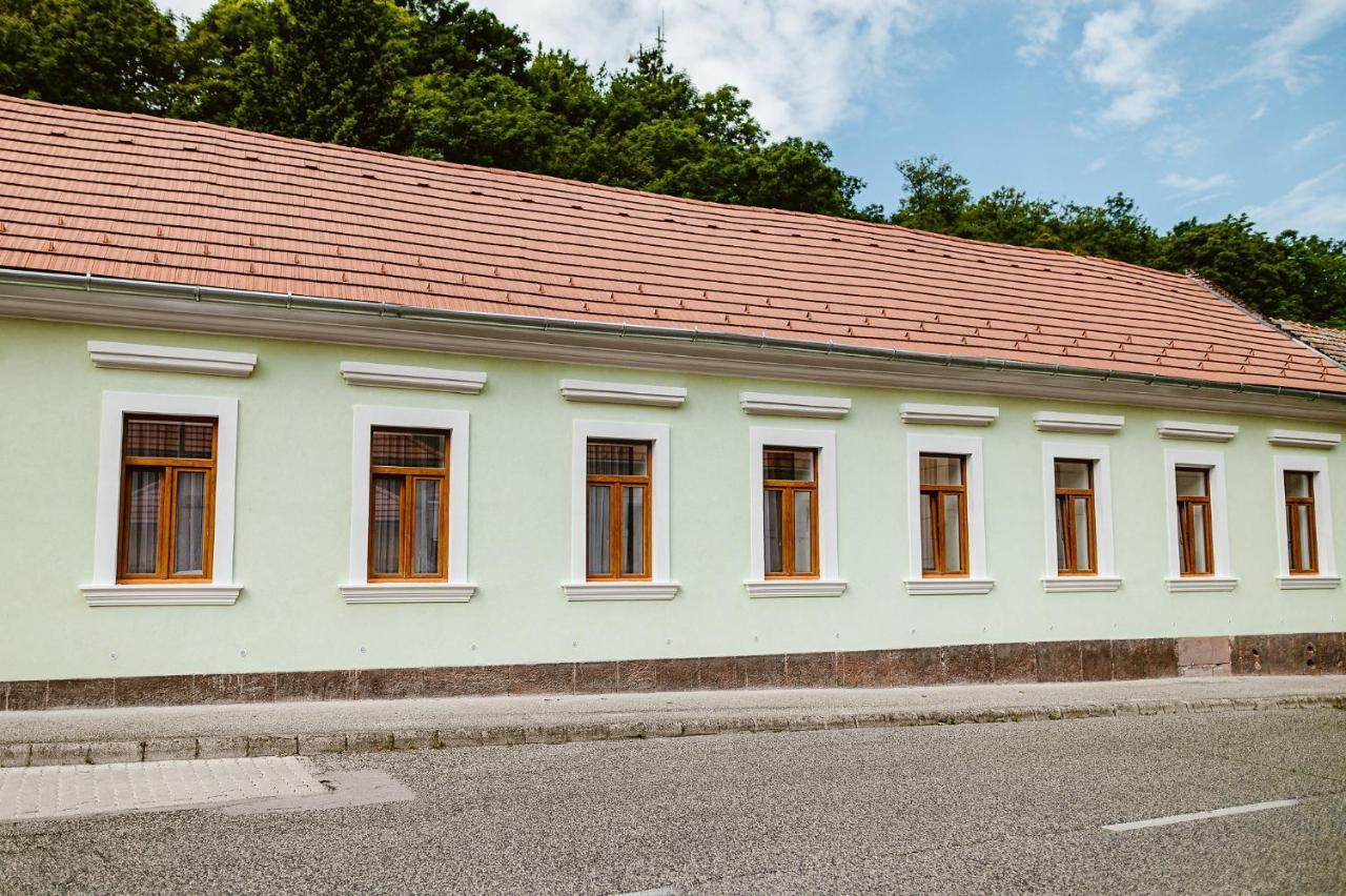 Sziklavendeghaz Aparthotel Veszprem Luaran gambar